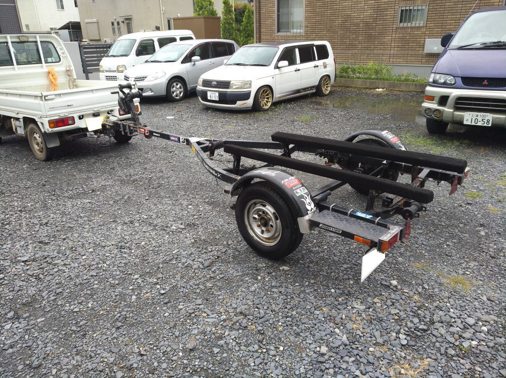 ボートトレーラーのテールランプ交換 ギガテックス モータース